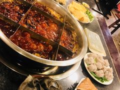 -邓莽子老火锅(中兴路总店)
