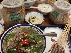 -云阿蛮云南生烫牛肉米线(奉贤路店)