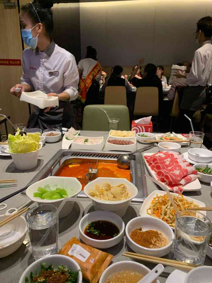 海底捞火锅(5号停机坪店)-"海底捞就是一段时间不吃会想吃.去的比较.