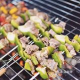 原来生活除了诗和远方，还有烧烤和啤酒