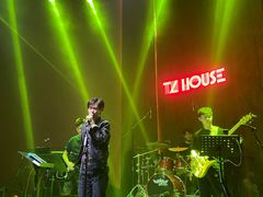 -TZ House音乐现场(来福士中心店)