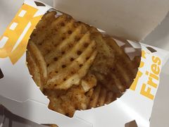 -麦当劳(轻轨曹杨路店)