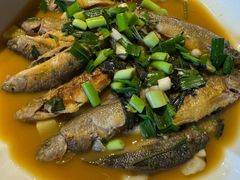 -头上红煨盐鸡·非遗院子餐厅