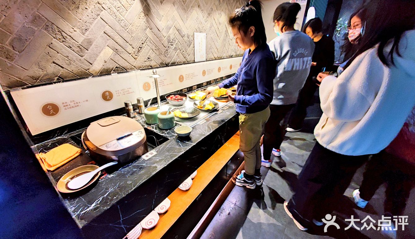凑凑：他就是要牢牢抓住年轻人消费心理