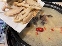 -蘑统田下·野生菌火锅