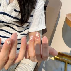 -花系美·美甲美睫精品店