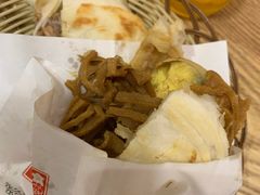-十三朝牛馍王擀面皮(骡马市店)