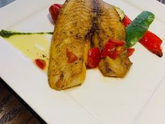 香煎鲷鱼配蒜香橄榄油汁-斯比特花园西餐厅(东方商厦店)