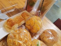 -顶东面包花园·生日蛋糕(世博店)