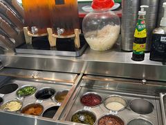 -成都你六姐·牛肉冒菜(信泰中心商场店)