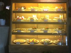 面包甜点陈列柜-漫咖啡(沙龙汇店)