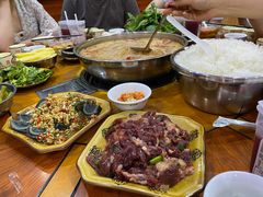 -黄利砖万峰林布依特色酸笋牛肉馆