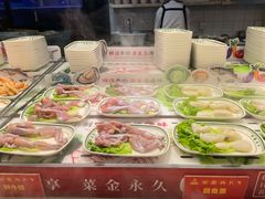 -四囍码头海鲜烧烤自助火锅(外滩南京东路悦荟广场店)