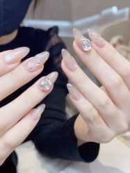 -U+nail优加专业美甲美睫