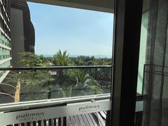 -三亚湾海居铂尔曼度假酒店