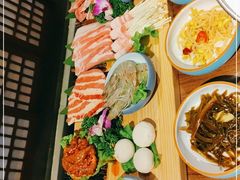 -明洞阿姨·韩式酱蟹烤肉·创意料理(三元桥店)