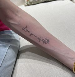 -明星刺青·洗纹身