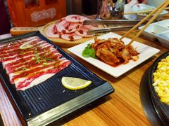柠檬香草黑椒牛五花-小米烤肉-泥炉炭烤(常营店)