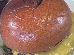 牛油果汉堡-Chili's Cafe&Bar奇利斯(滨江店)