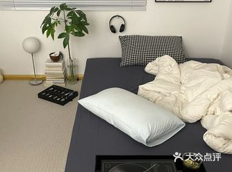 万万的日常简约中性风男生卧室布置