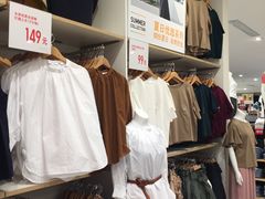 店内环境-优衣库(广州天河领展广场店)