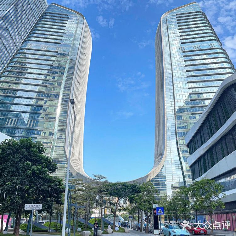 刷爆朋友圈的u型大楼深圳最新打卡地