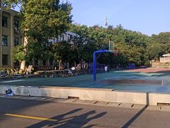 -武汉大学风雨操场