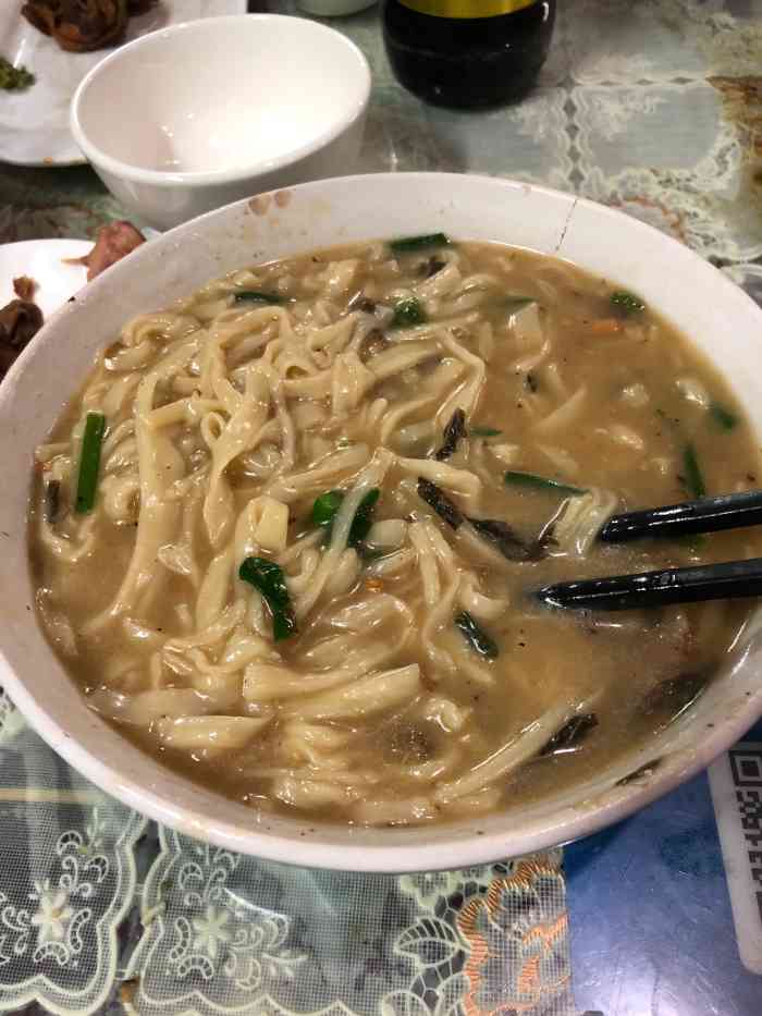 新许黑菜糊涂面-"新许黑菜糊涂面就在我家对面,不想做饭了经.