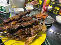 -烤肉小伙烤肉店