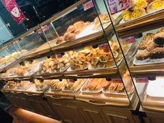 面包甜点陈列柜-新侨三宝乐面包店(崇文门店)