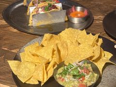 自制牛油果酱配玉米片-Q MEX 库迈墨西哥餐吧(三里屯店)