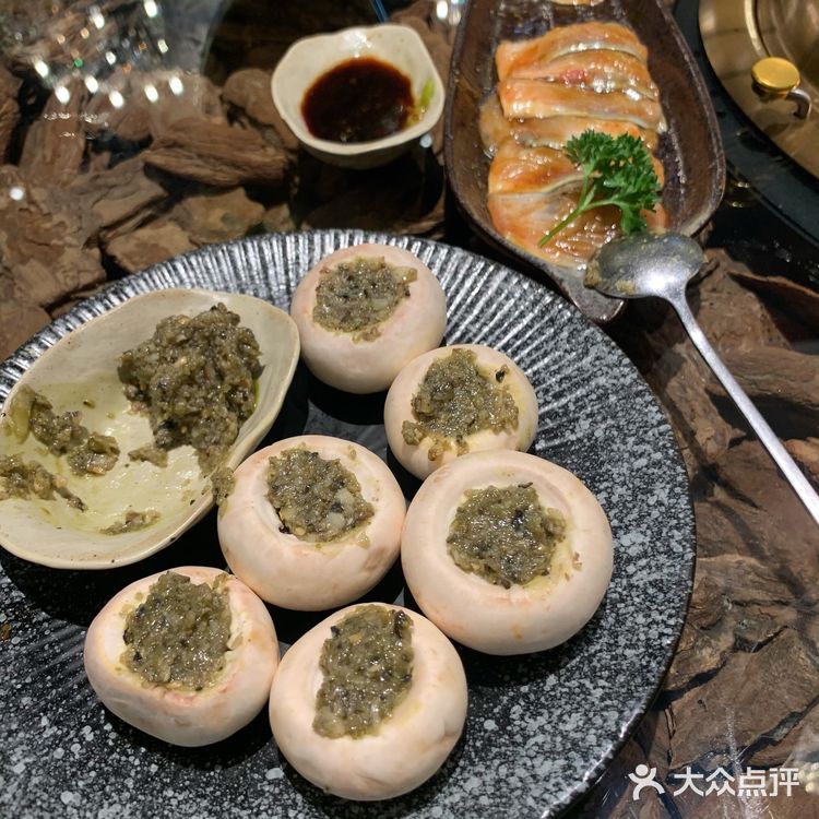 我宣布南宁烤肉天花板必须要有它的名字 排队也要吃🥩