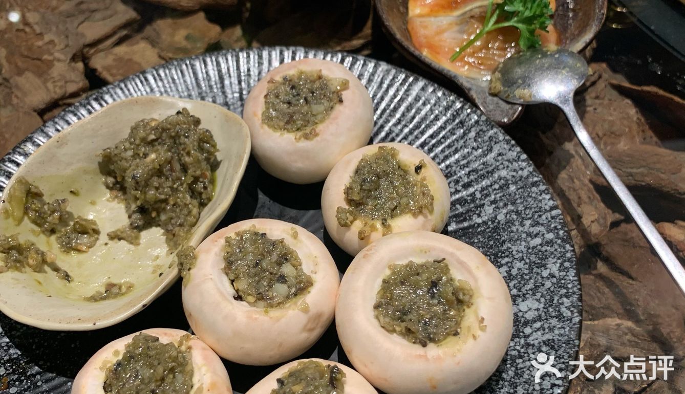 我宣布南宁烤肉天花板必须要有它的名字 排队也要吃🥩
