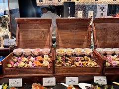 -雍容荟帝王蟹活龙虾展台自助(IFS黑金店)