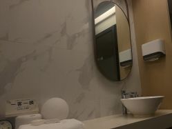 -香港倾城国际·美容美体中心