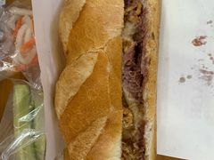 -Bánh Mì Huynh Hoa