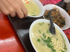 -三百碗宝应长鱼面(板仓街店)