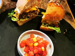 -HIGH FIVE哈福手工汉堡(桂林路店)