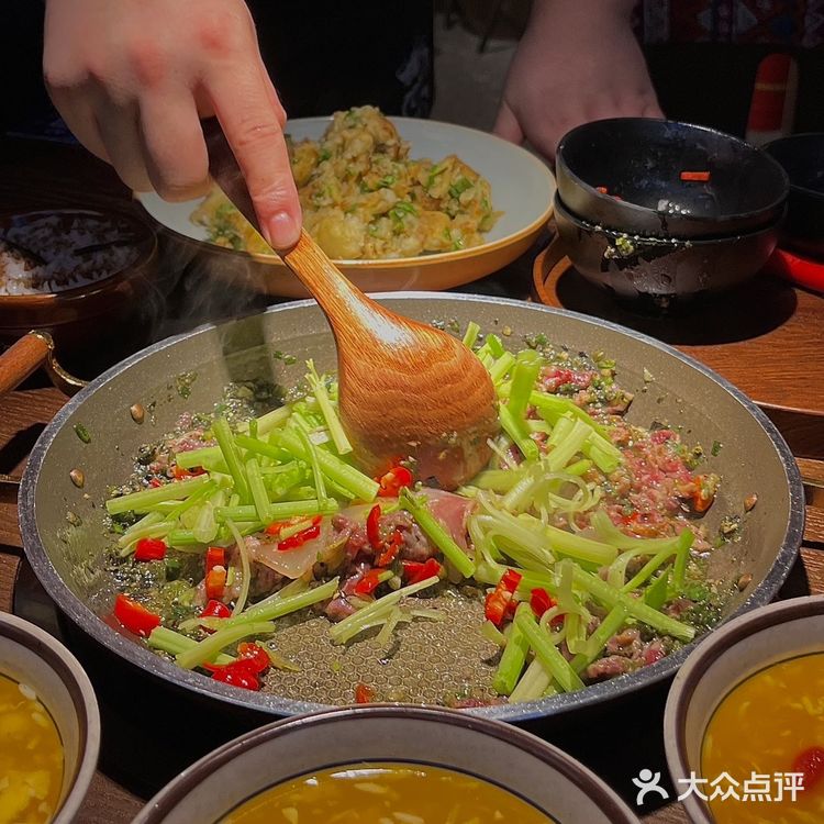 吃饭皇帝大在杭州没有对手❗️湘菜天花板