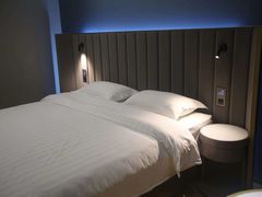 -南京悦客假日酒店