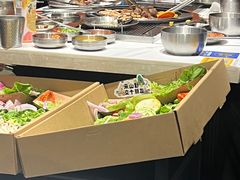 -山野的朋友露营炭火烤肉