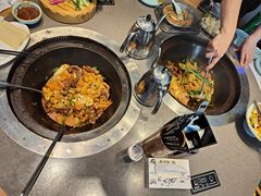 -山河屯铁锅炖·非遗东北菜(南山店)