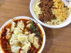 红油抄手-花市豌杂面(民生路店)