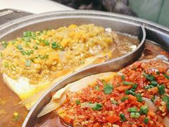 -阿瓦山寨·湘菜现炒·剁椒鱼头王(咸阳总店)