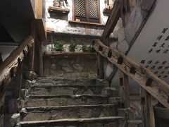 -老牌坊云南鱼豆花火锅(爱建店)