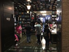 -钟书阁(松江泰晤士小镇店)