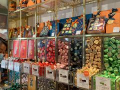 -VENCHI 闻绮(上海佛罗伦萨小镇店)