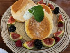 莓果奶油芝士舒芙蕾松饼-UPPER KITCHEN(延安路店)