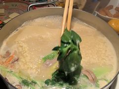 -尚尚仙·酸汤猪手·猪肚鸡火锅(华联万柳购物中心店)