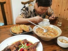 -芦茨金富饭庄·25年老字号·专做稻草鸡
